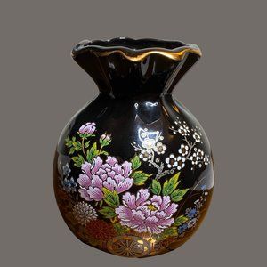 Fine China Japan Pottery Vase black w/ ruffle gold trim with flowers 4.7"